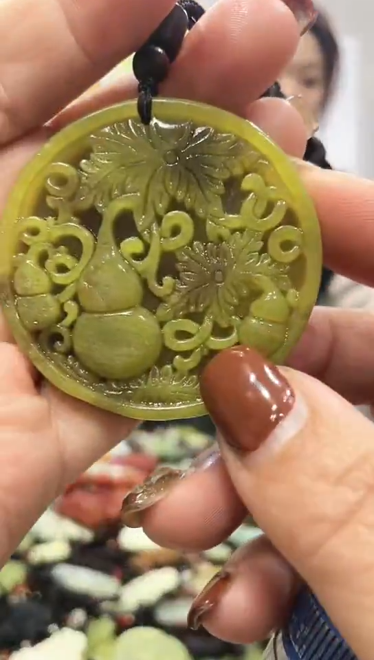 未镶嵌岫玉挂件 