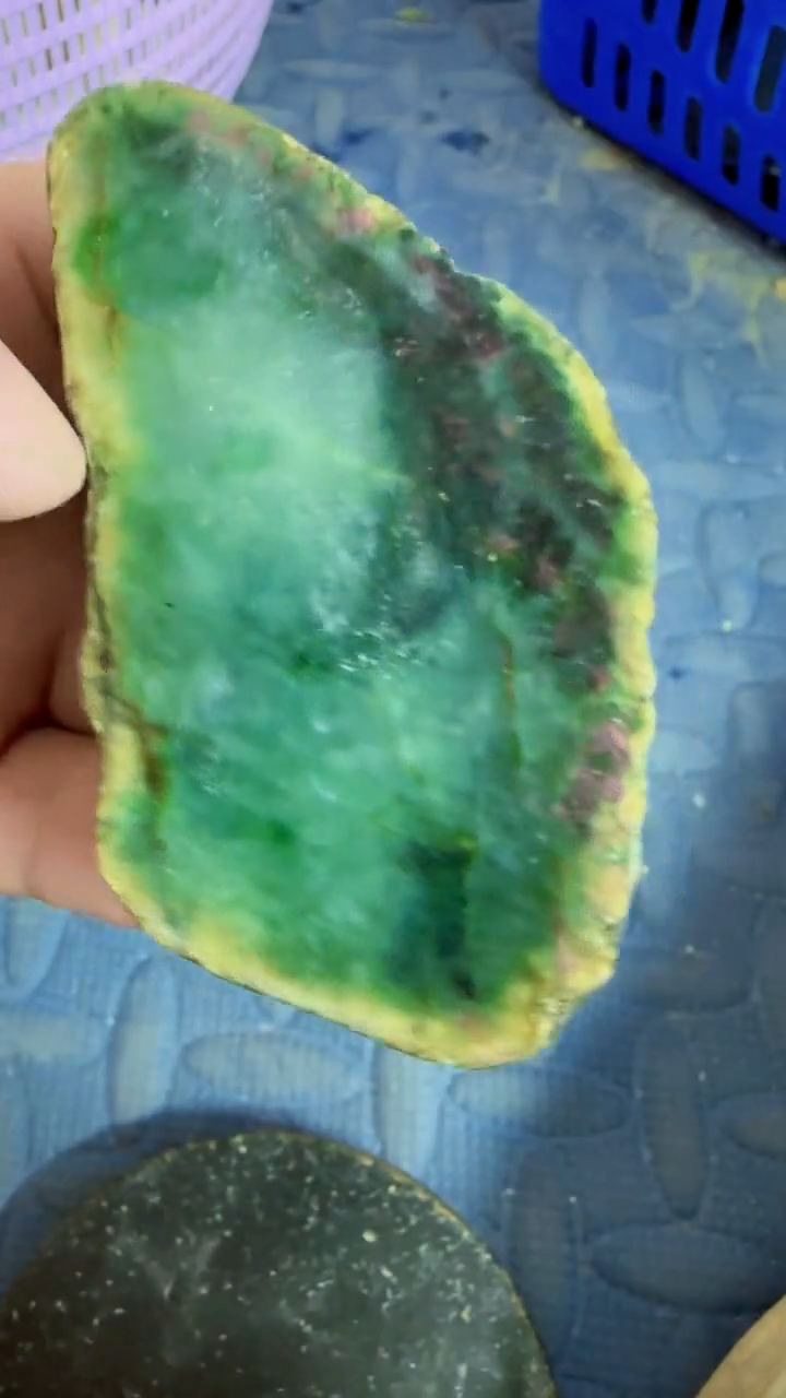 翡翠挂件未镶嵌火**桐天然翡翠138