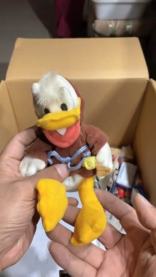 8新中古商品，瑕疵品，不保好坏。751