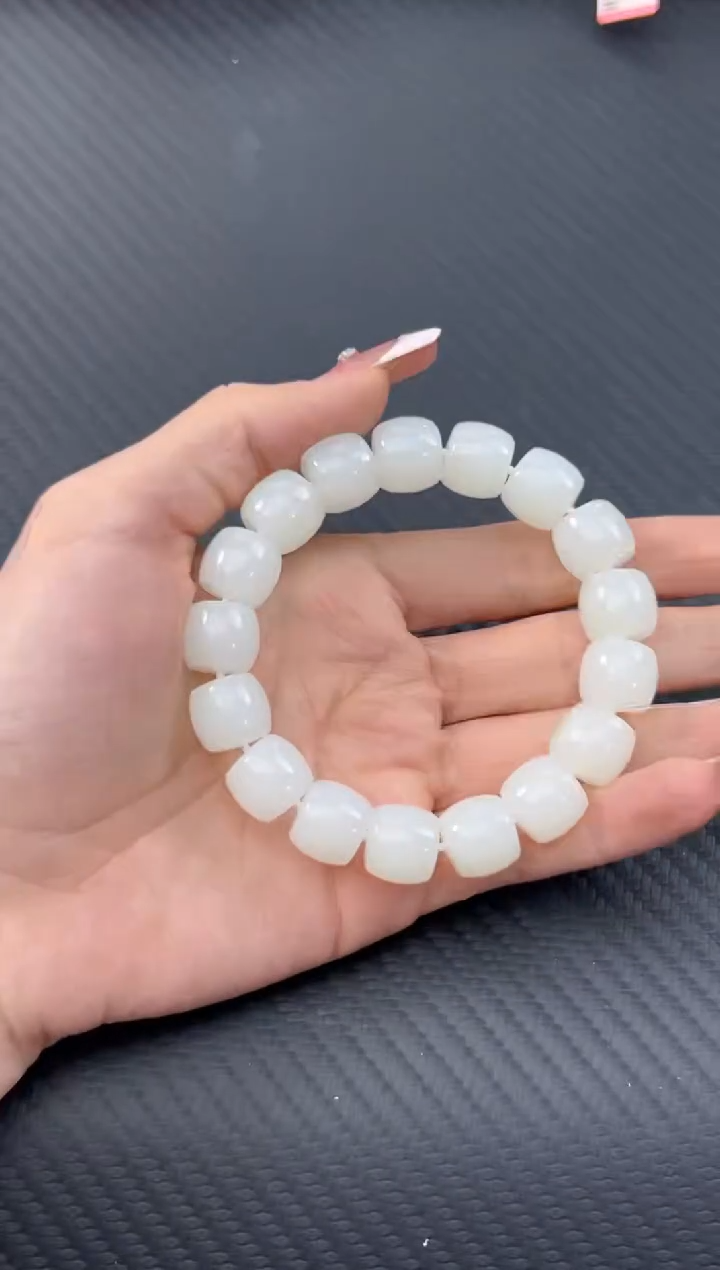【闪购商品】和田玉手串未镶嵌天泰微色差卡13直切手串