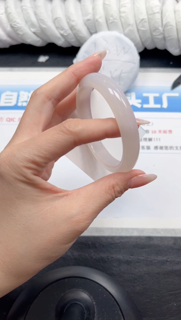 【闪购商品】石英质玉手镯未镶嵌233-58.5