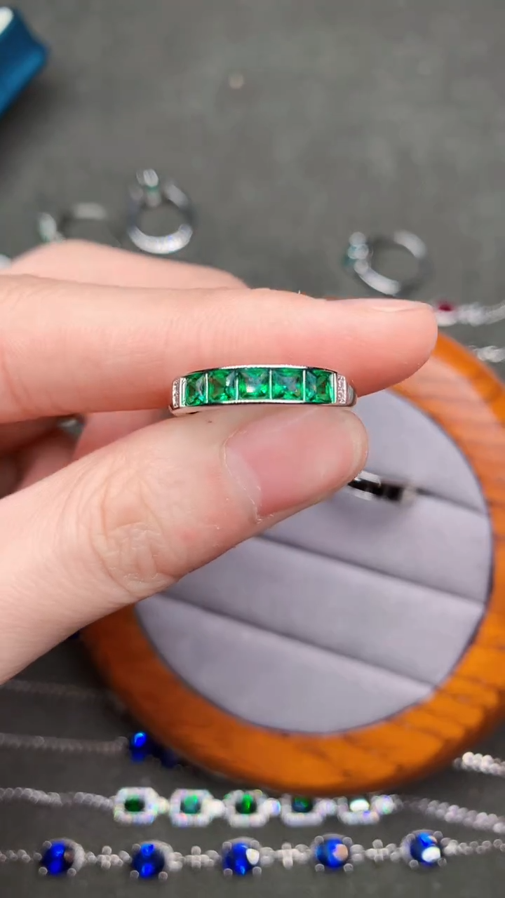 【闪购商品】祖母绿戒指银S925镶嵌.......