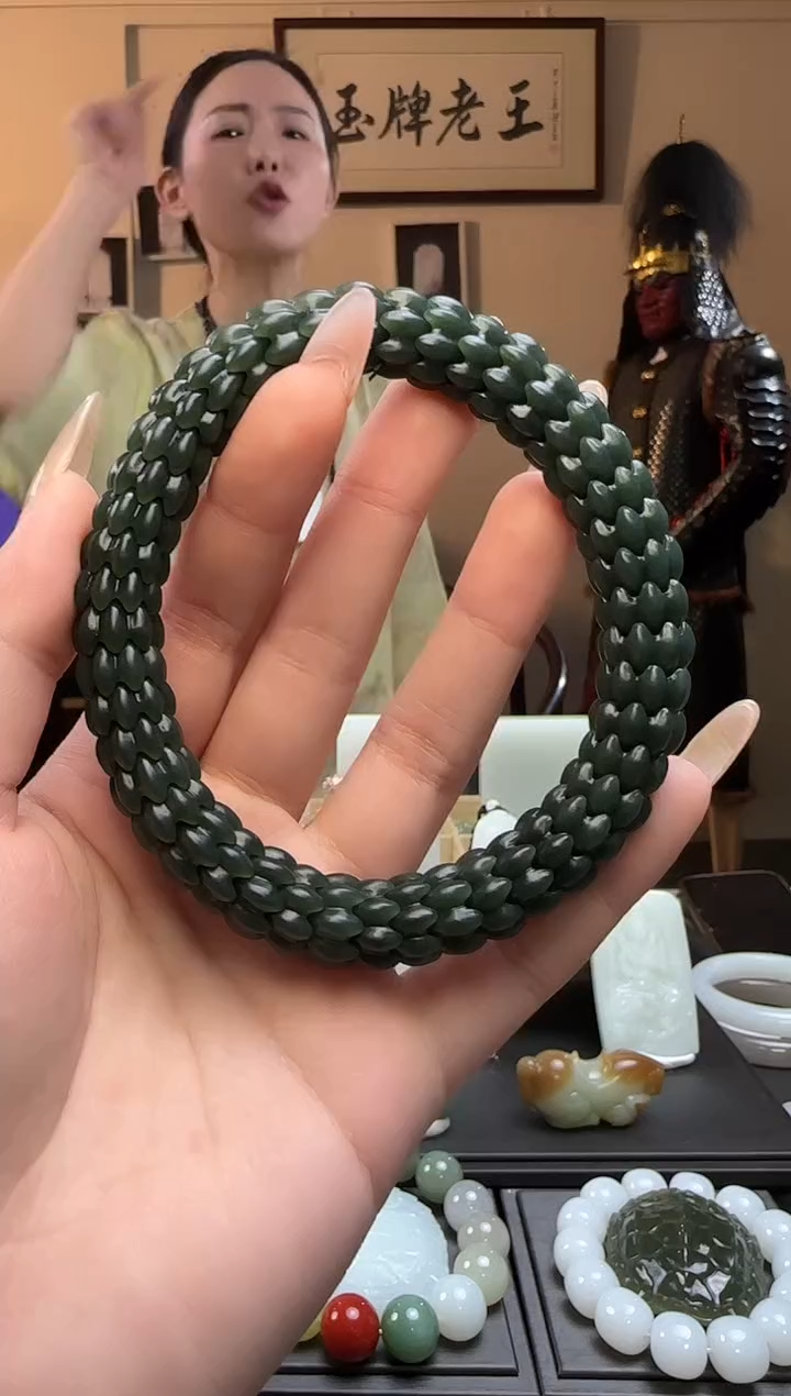 【闪购商品】和田玉青玉莲花未镶嵌手串