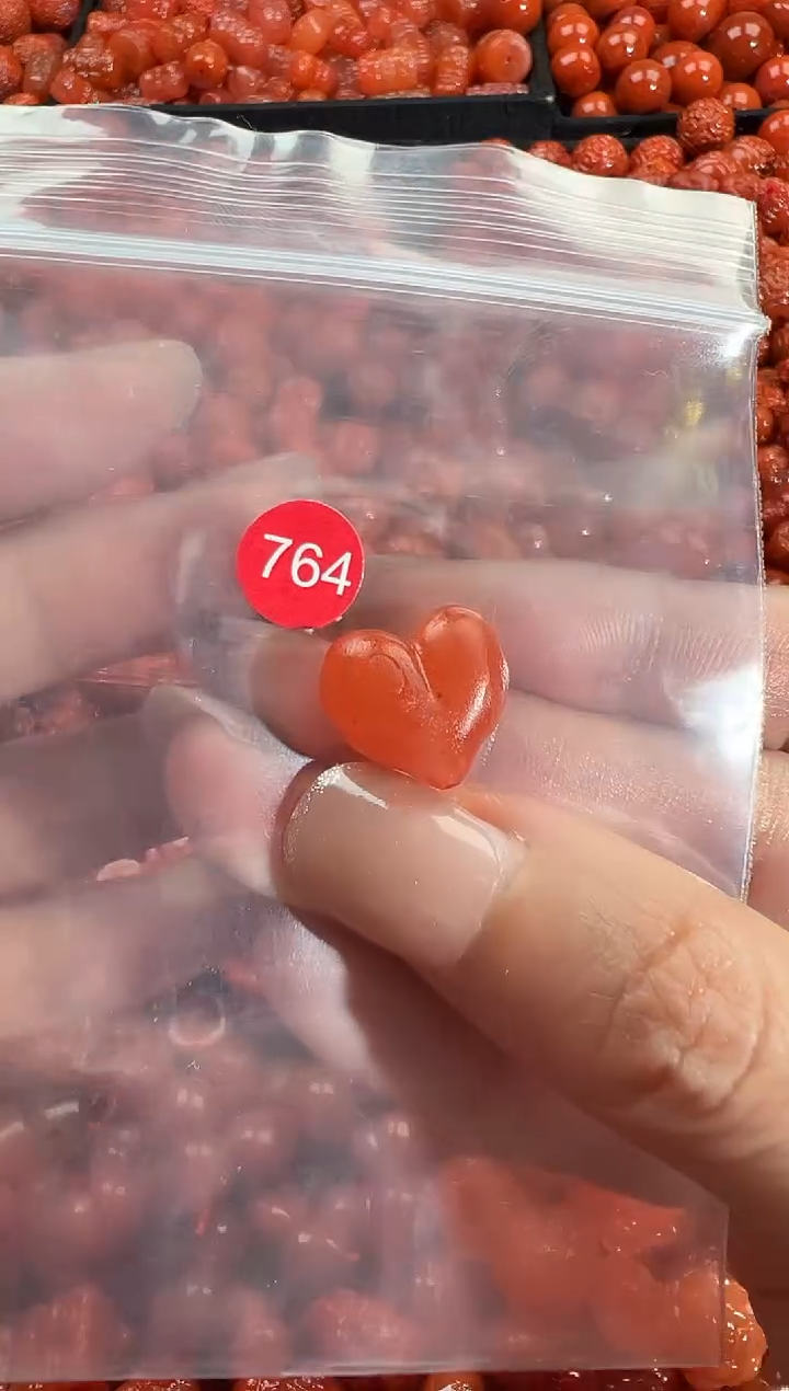 颈饰未镶嵌南红玛瑙1