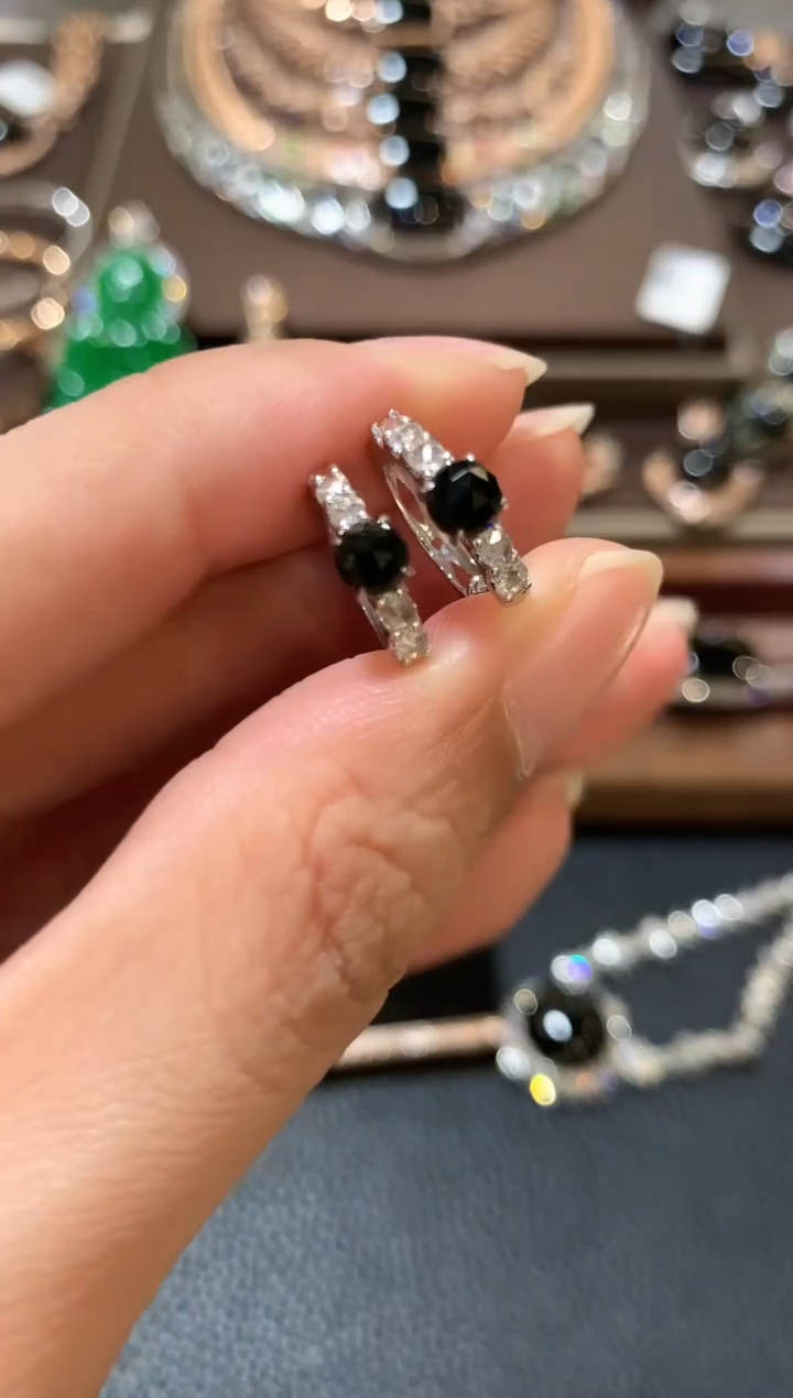 18K金镶嵌翡翠耳饰m185  