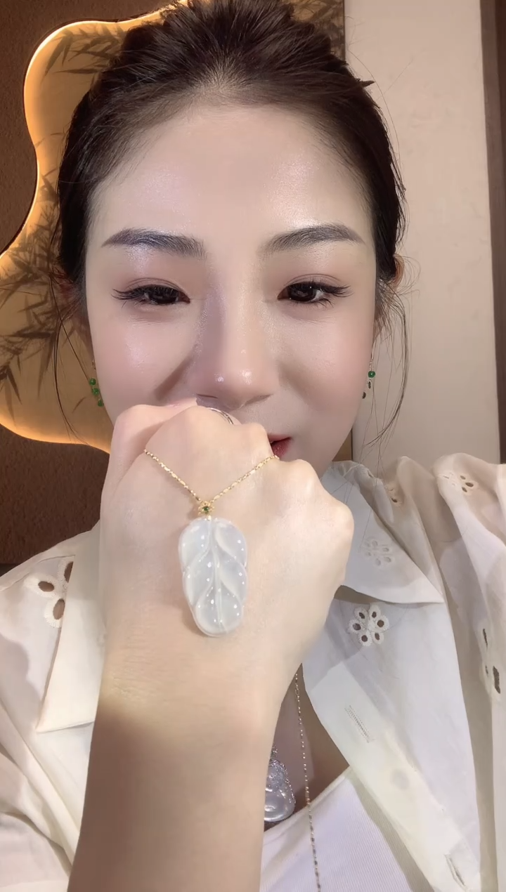 【闪购商品】翡翠吊坠(不含链)18K金镶嵌A3多样性发一件