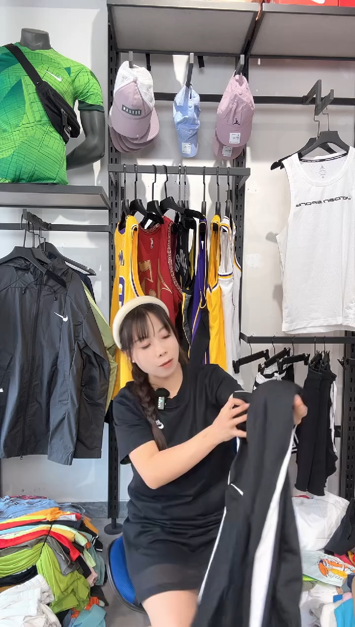 1769编码 瑕疵款以直播间过款为准 尺码