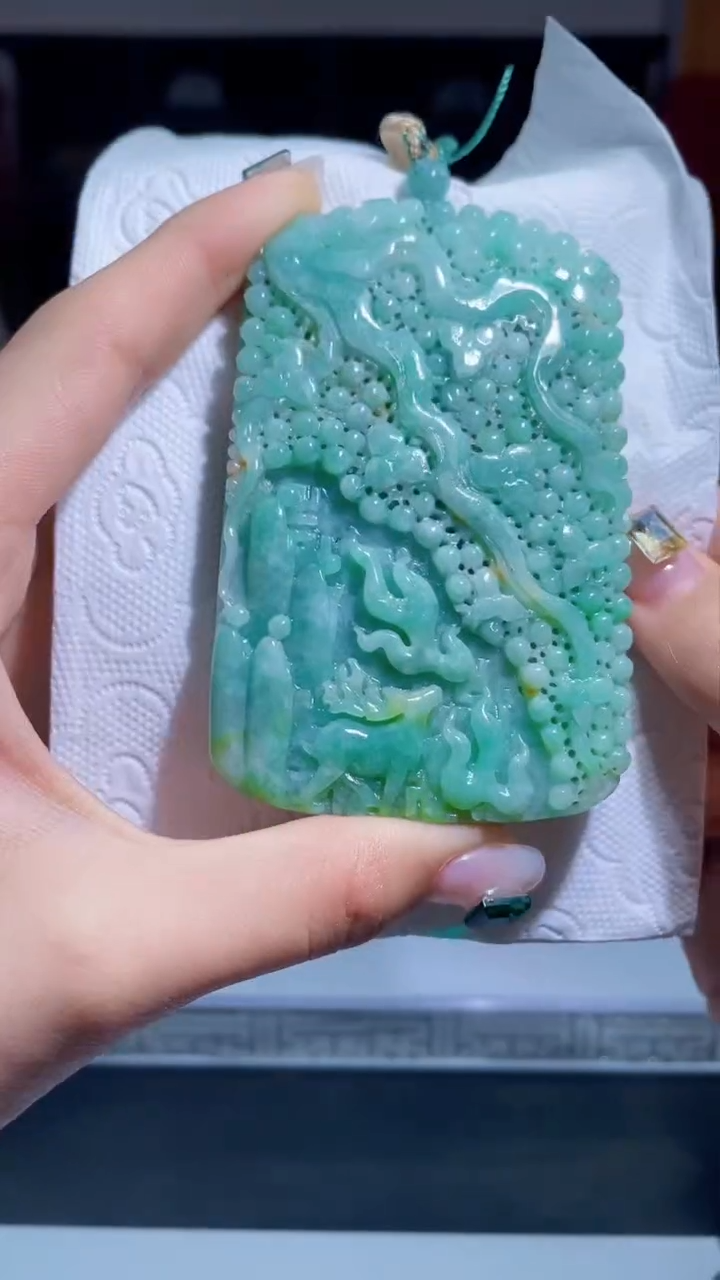 【闪购商品】翡翠吊坠(不含链)未镶嵌E81