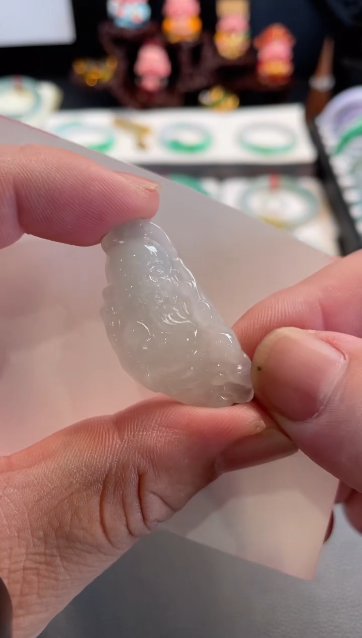 翡翠手镯未镶嵌41有纹裂