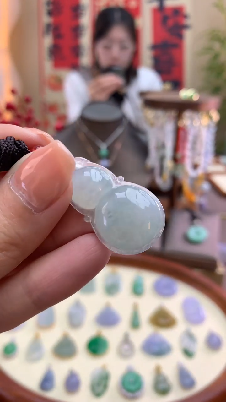 【闪购商品】翡翠颈饰未镶嵌葫芦
