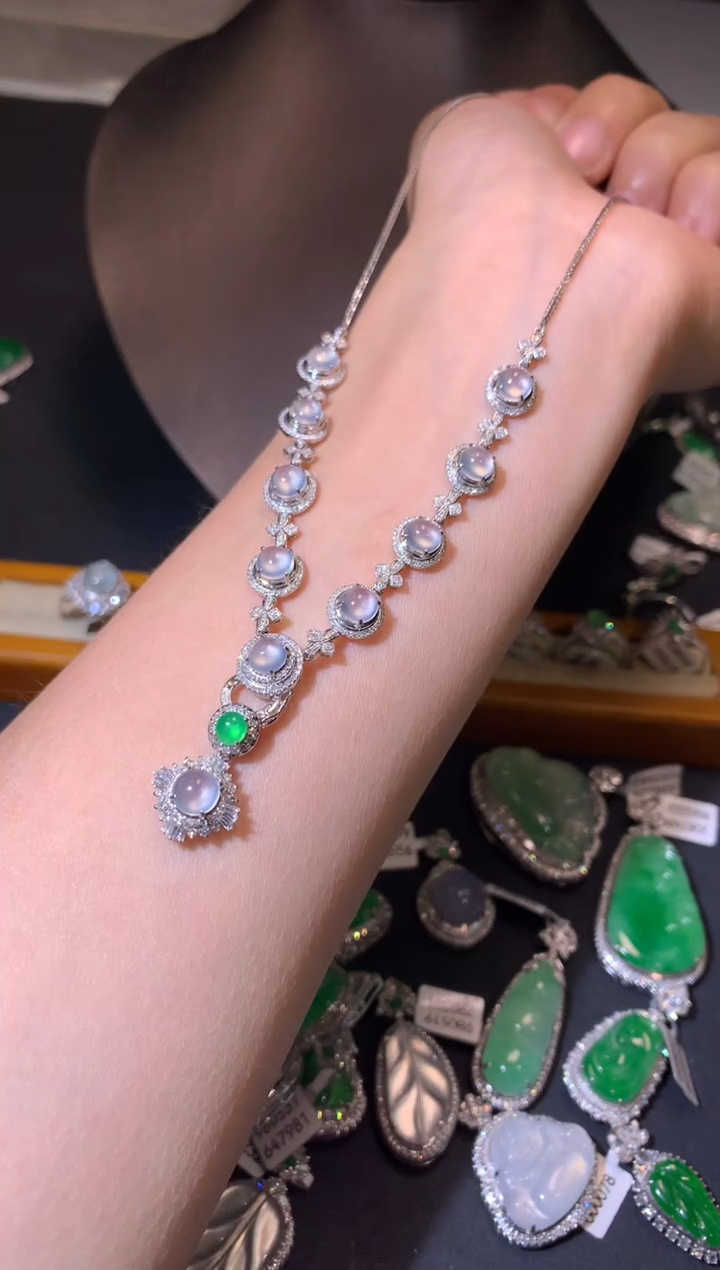 【闪购商品】翡翠吊坠(不含链)18K金镶嵌套链