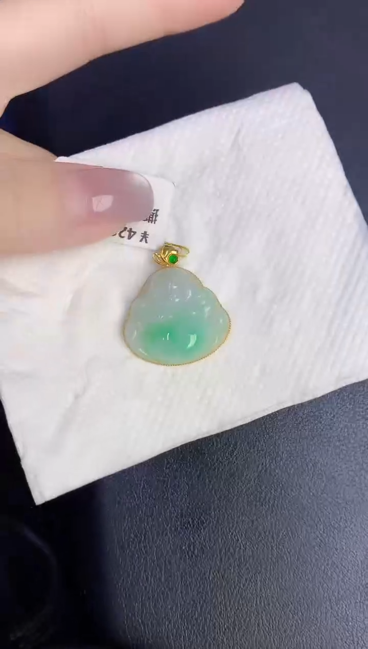 颈饰18K金镶嵌翡翠缅甸天然翡翠A货