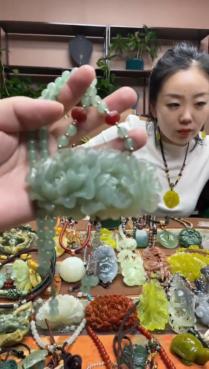 未镶嵌岫玉吊坠·