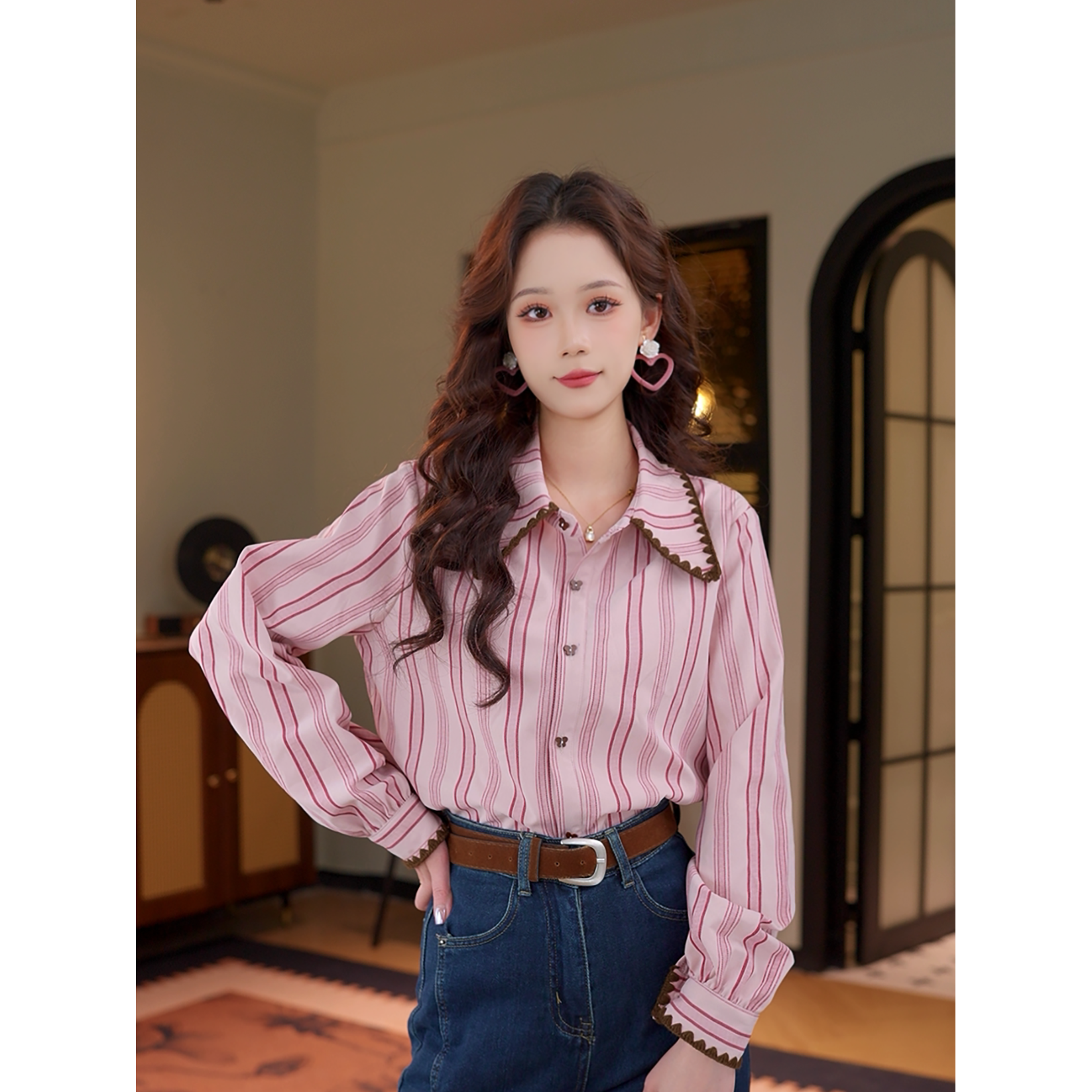 芷莹【雾葵】25新款百搭复古气质减龄三角绣纹衬衫#S14103