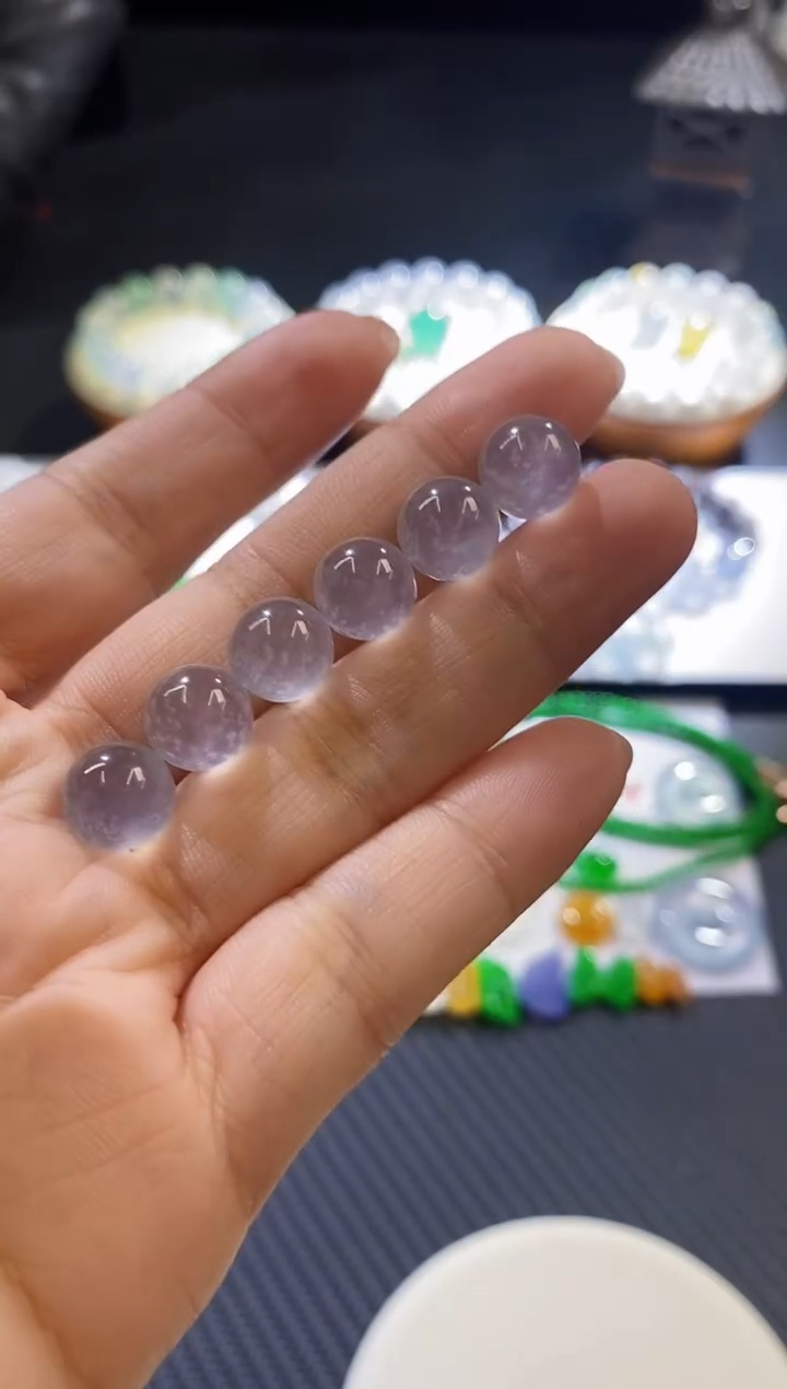 未镶嵌挂件翡翠单颗价卡9mm+，多样性发其一