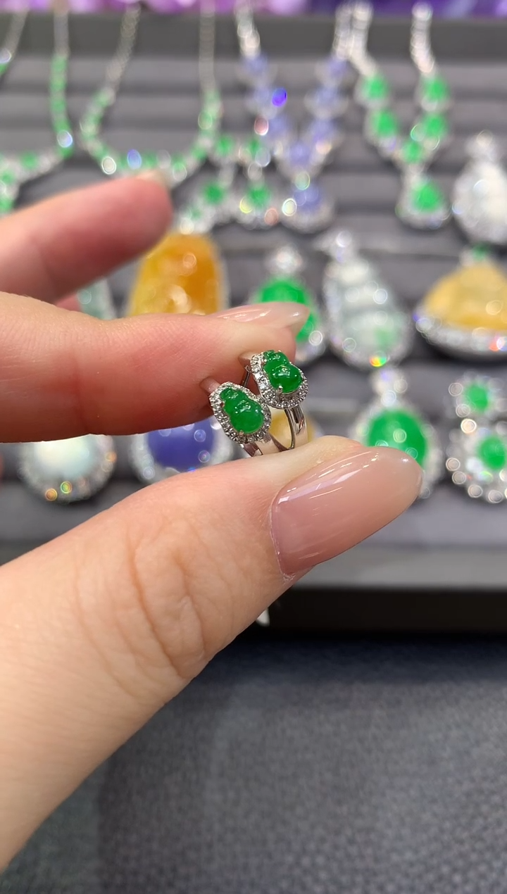 18K金镶嵌翡翠耳饰A1多样性发一件