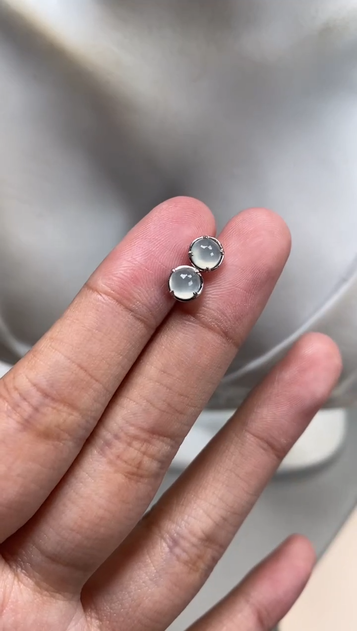 【闪购商品】翡翠颈饰银S925镶嵌翡翠冰种蛋面