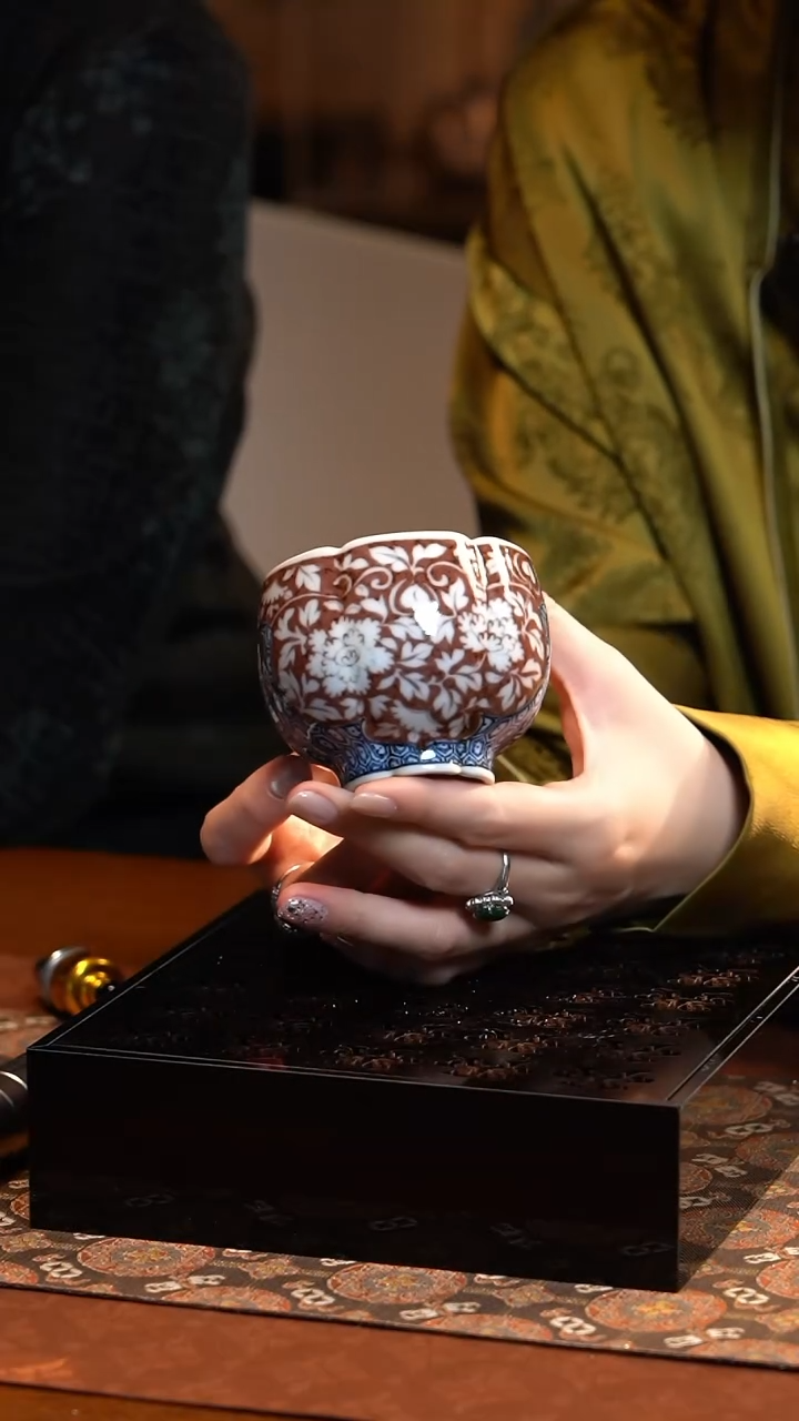 【闪购商品】S畅怀堂青花釉里红繁花似锦玉兰杯