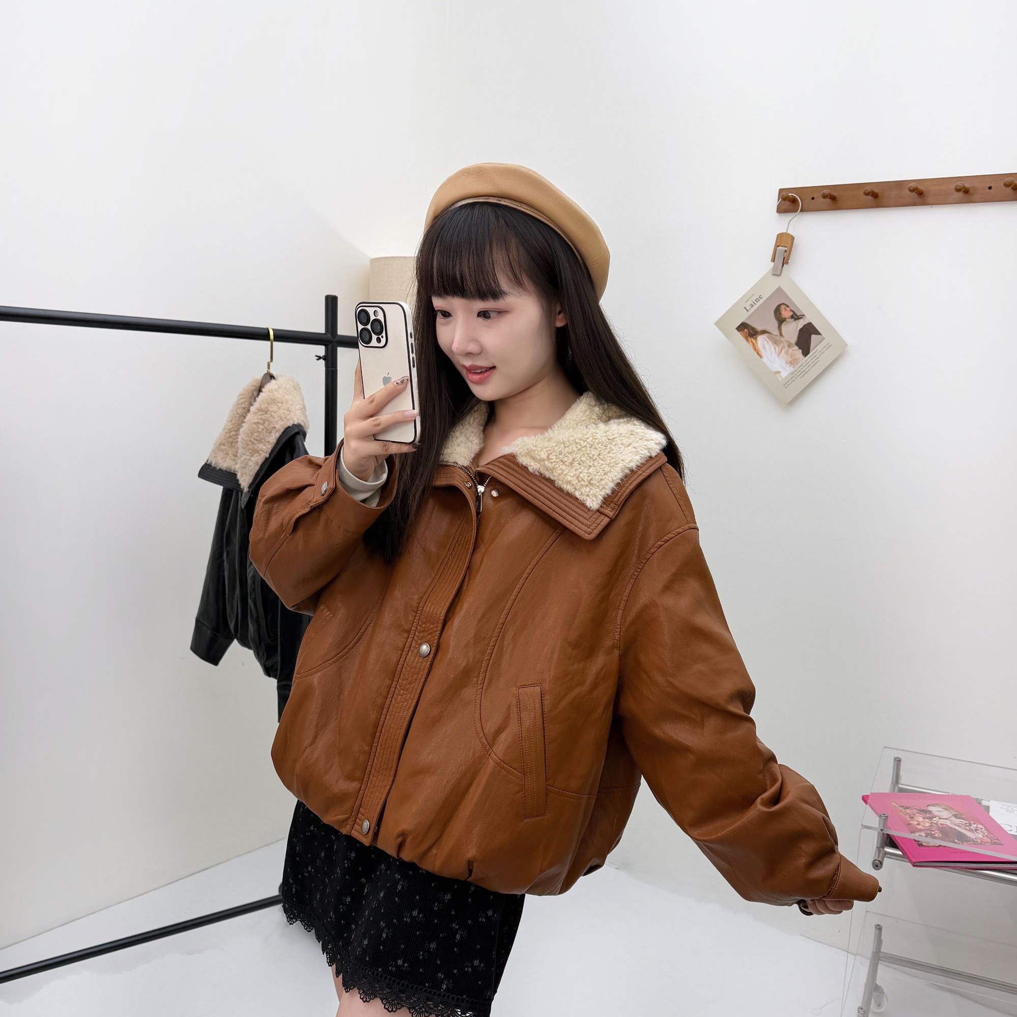 木里咕咕皮衣翻领羊羔毛拼接羽绒服女2025冬季新款