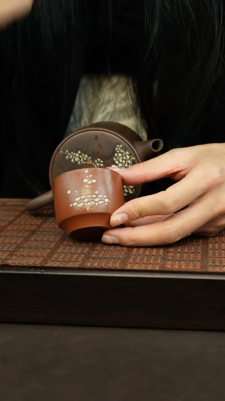 【闪购商品】坭兴陶梅花刻绘主人杯钦州红