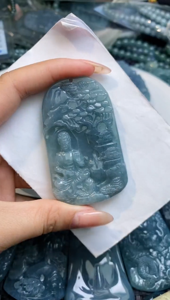 【闪购商品】翡翠颈饰未镶嵌           