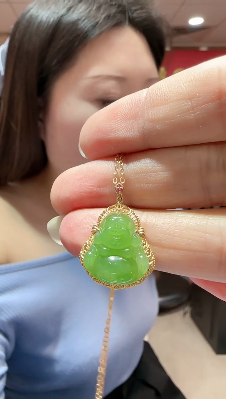 【闪购商品】和田玉吊坠18K金镶嵌苹果绿红点佛公HE02695