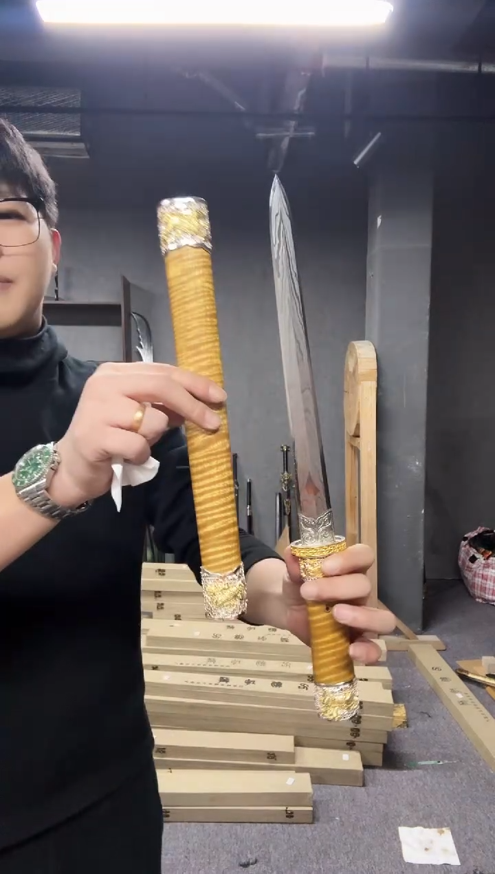 麒麟短剑 金丝楠 陨铁    