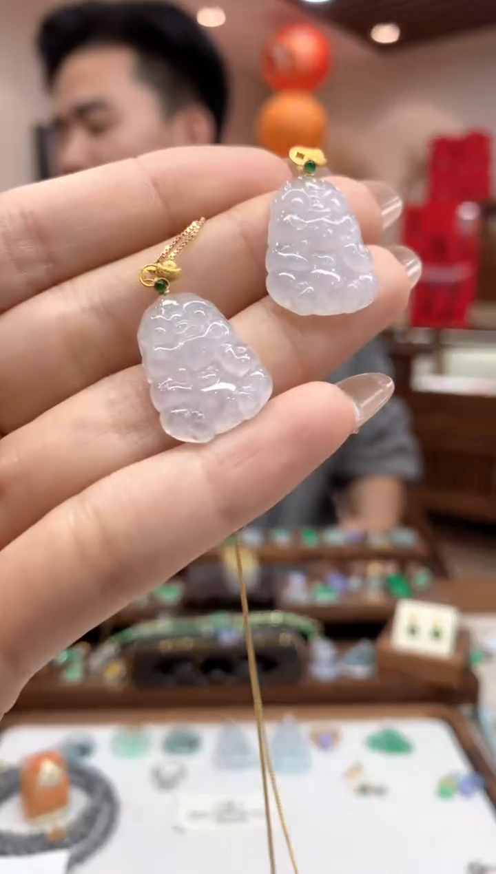 【闪购商品】翡翠吊坠(不含链)18K金镶嵌吞金兽多样性发货1件