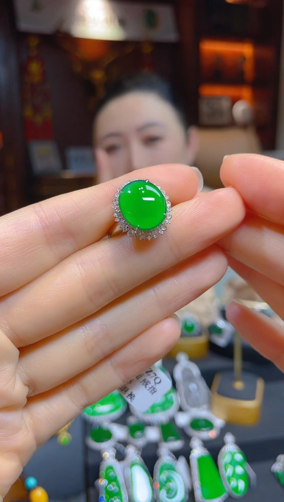 【闪购商品】翡翠戒指18K金镶嵌119042天然A货翡翠蛋面戒指