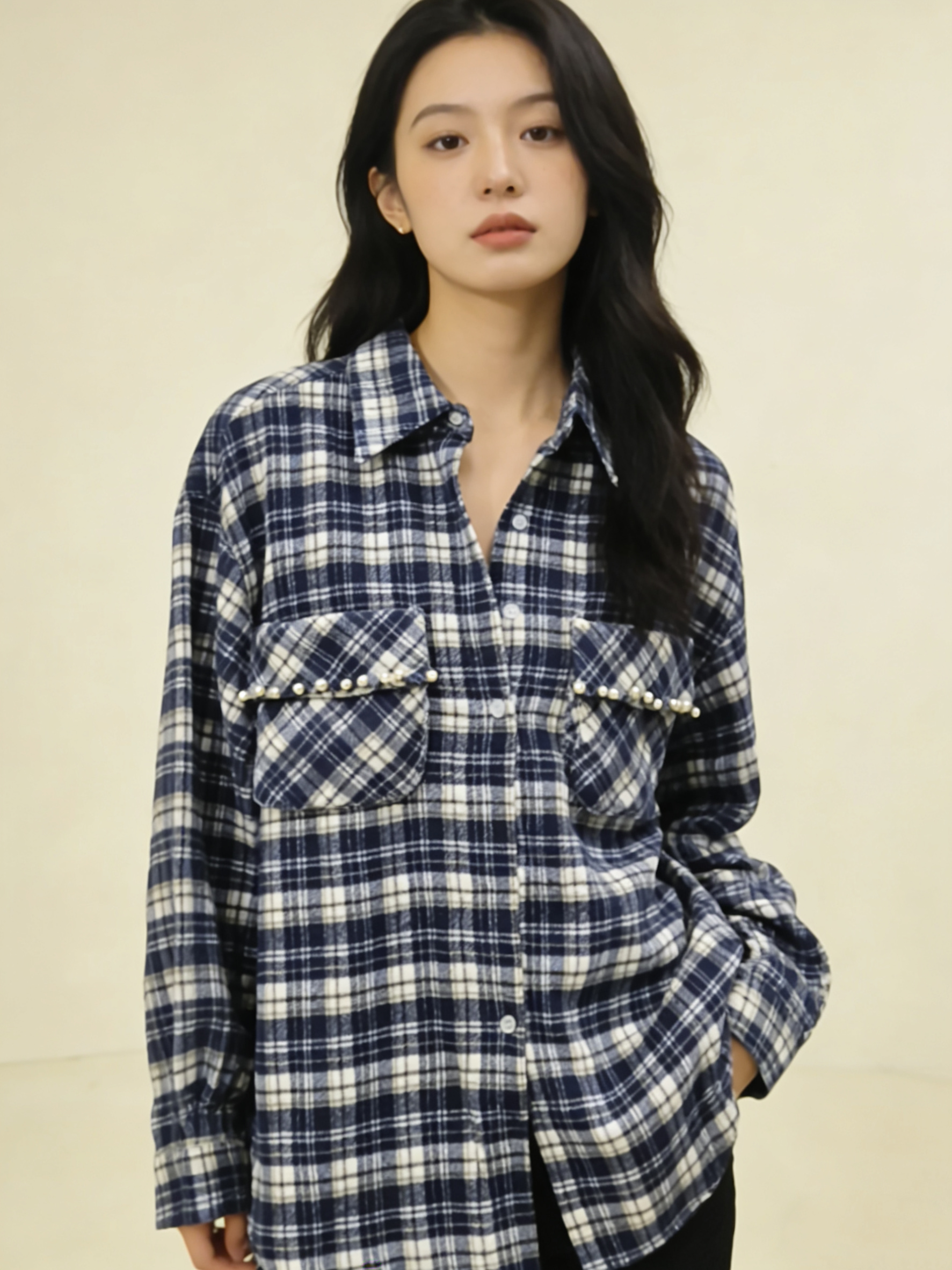 【济州岛】2025冬季：慵懒风格纹珍珠口袋衬衫