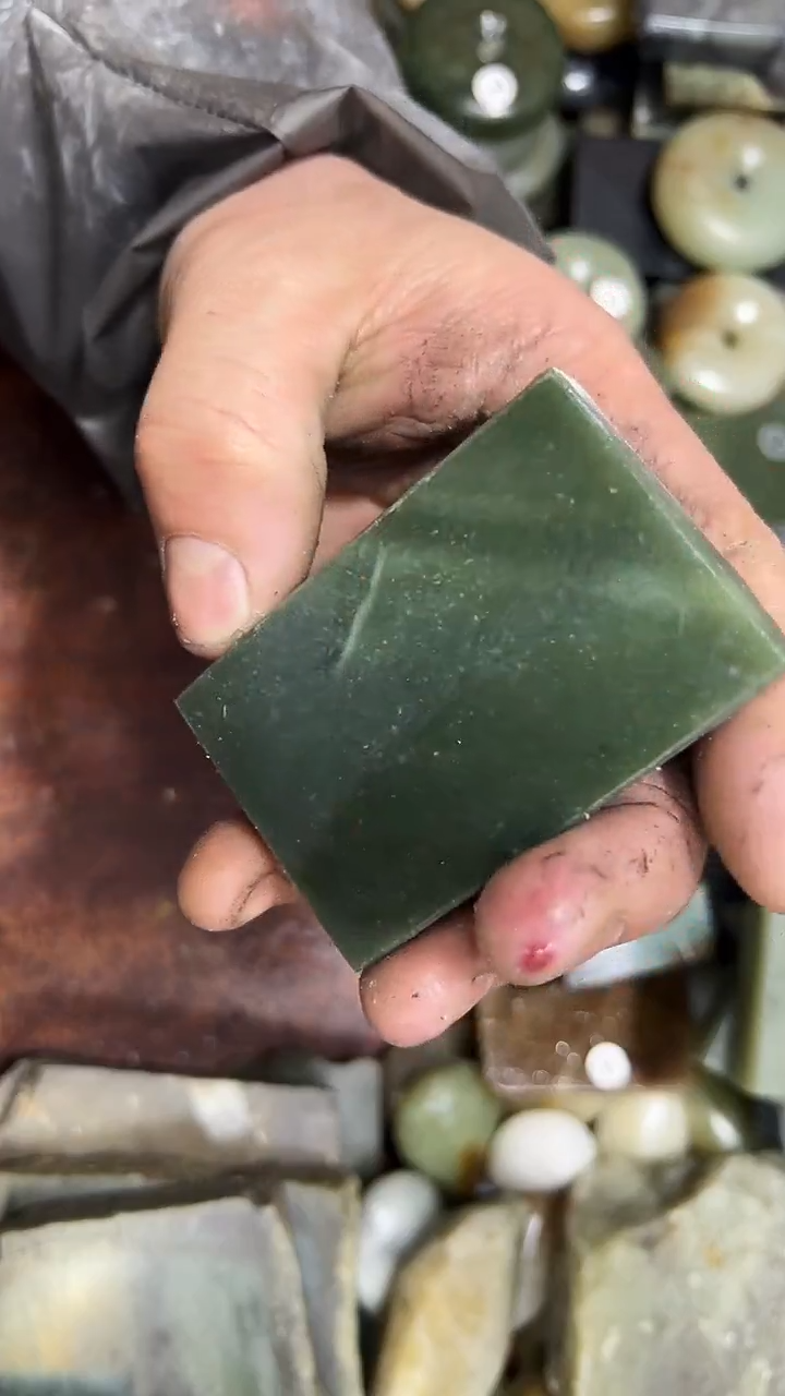 未镶嵌和田玉珠宝半成品1