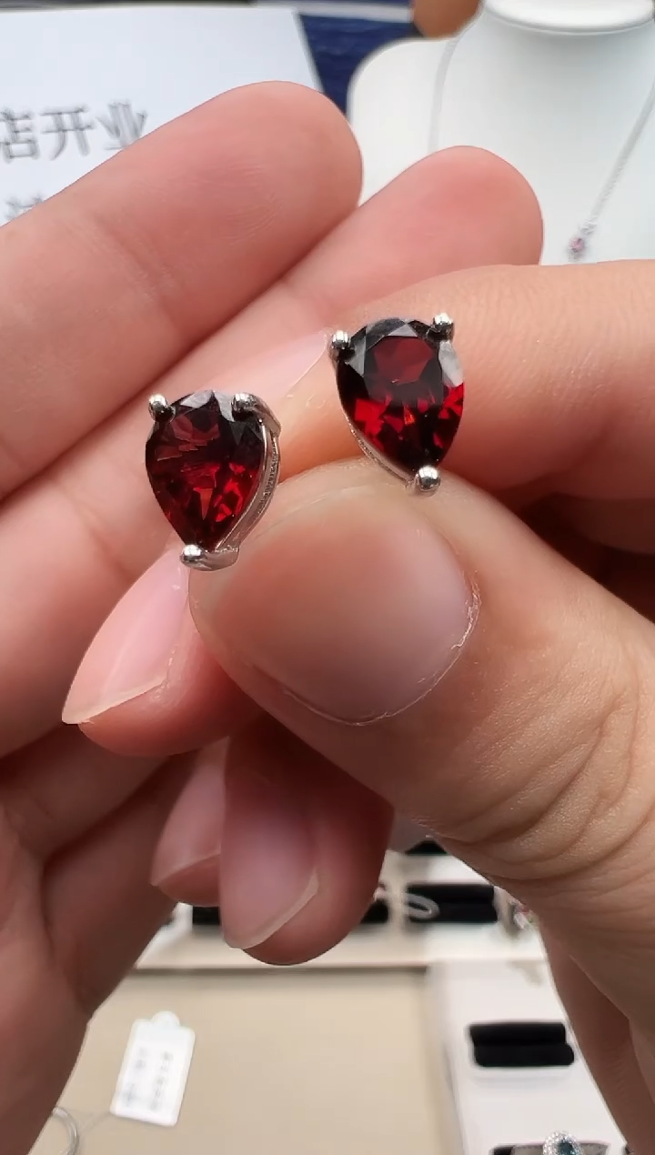 银S925镶嵌耳饰石榴石33