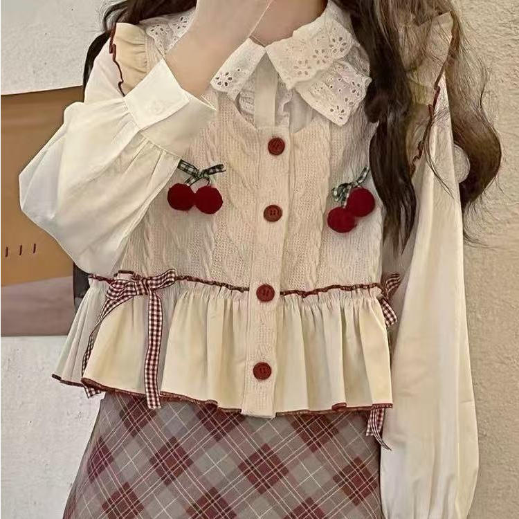 杏红花边樱桃蝴蝶结马甲，实物以直播间为准