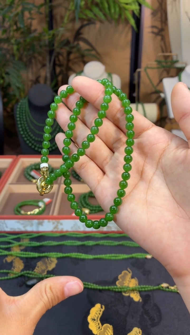 颈饰未镶嵌和田玉（碧玉）6苹果绿A6无矿高货锁骨链