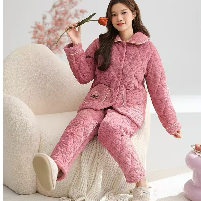  2025年秋冬女士新款高品质牛奶绒三层夹棉加厚保暖时尚家居服