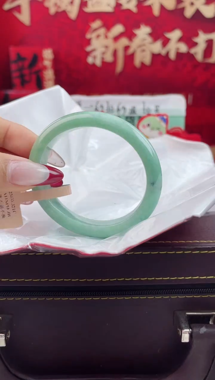 【闪购商品】翡翠手镯（贵妃镯）未镶嵌8翡翠手镯