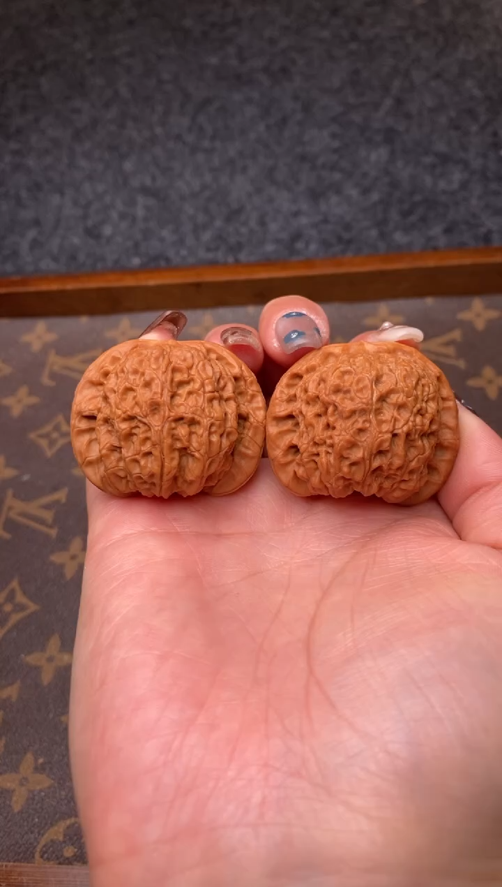 把件文玩核桃B235号41尺血麒麟