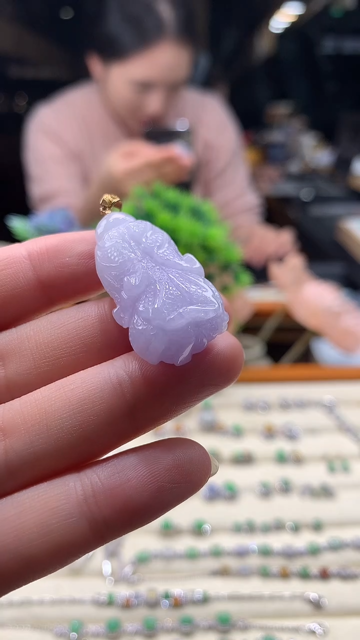 颈饰未镶嵌翡翠白菜