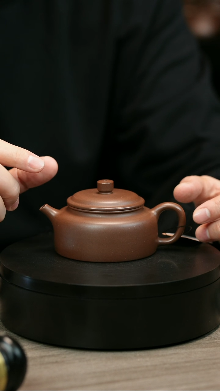 茶壶紫砂小****。H2311赵信军底槽青扁德中