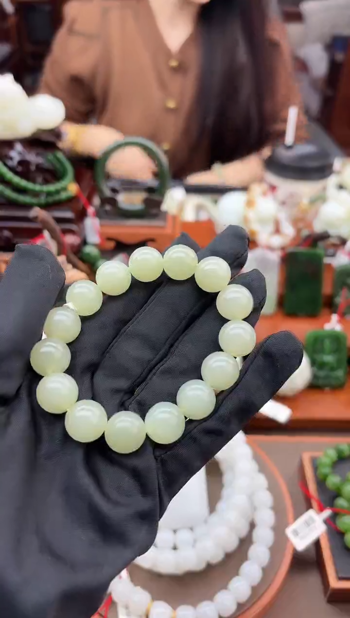 未镶嵌手串和田玉董小姐推荐 多样性发货 拍一发一qs12