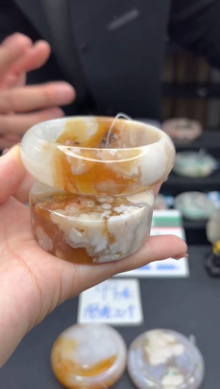 【闪购商品】石英质玉手镯未镶嵌124（58圈赠送镯心）