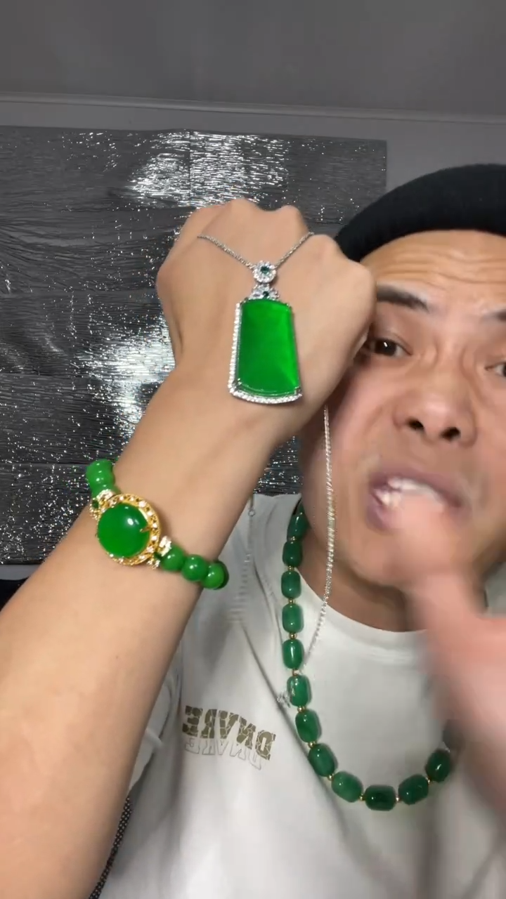 翡翠未镶嵌吊坠(赠链)【小伍珠宝】缅料高端豪镶无事牌