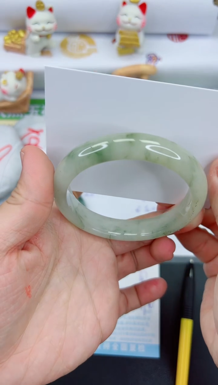 【闪购商品】石英质玉手镯未镶嵌95-60.7