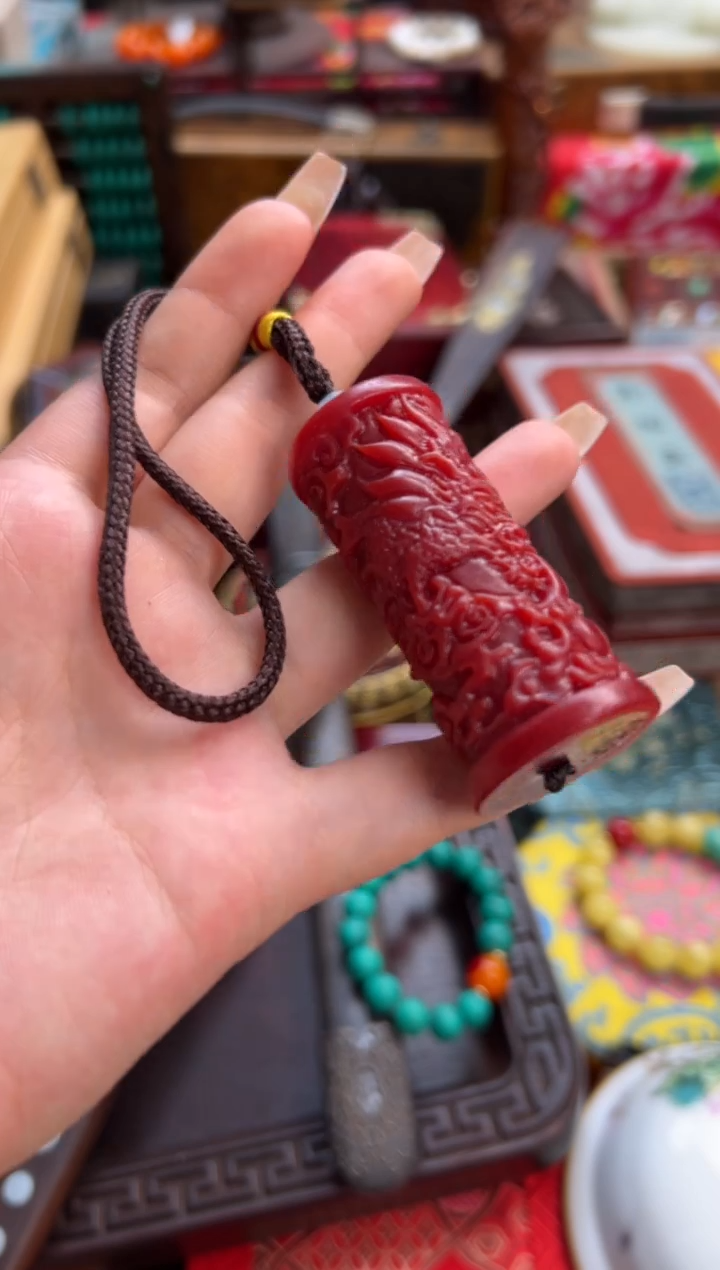 木--------瓷---------龙柱