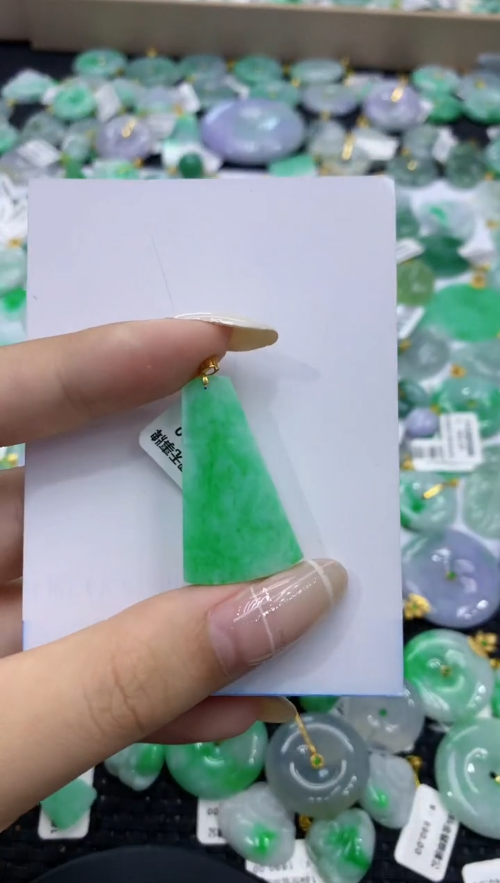 颈饰18K金镶嵌翡翠天然缅甸翡翠A货