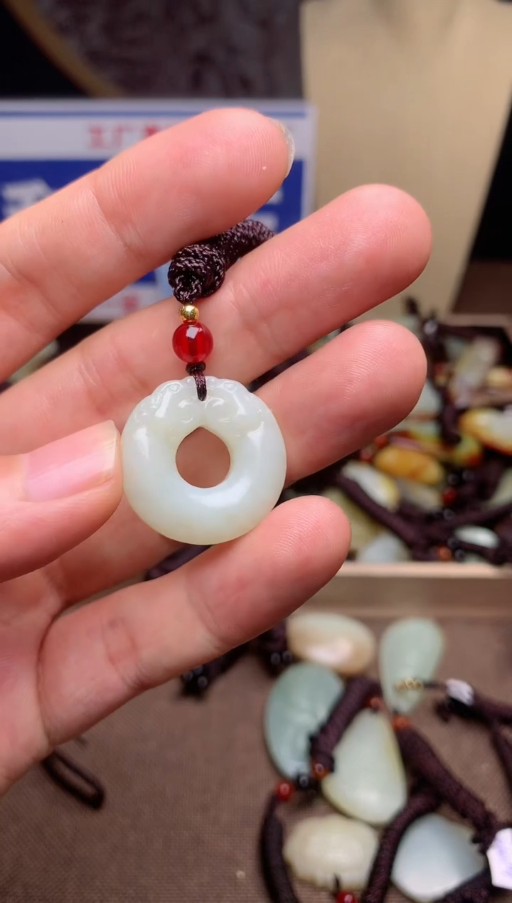 【闪购商品】和田玉颈饰未镶嵌1