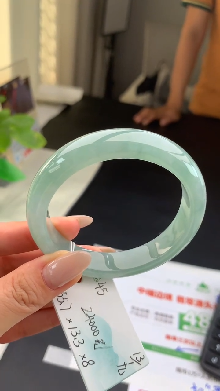 【闪购商品】翡翠手镯未镶嵌下单联系客服核对地址哦