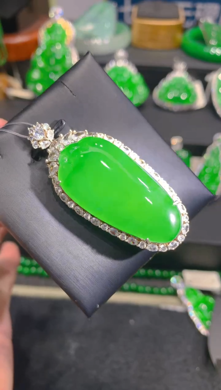 【闪购商品】翡翠颈饰银S925镶嵌48一季