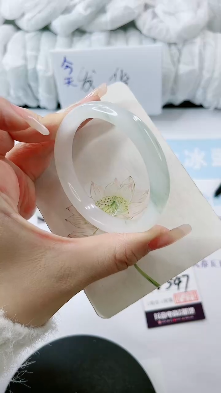 【闪购商品】石英质玉手镯未镶嵌多样性发货V547