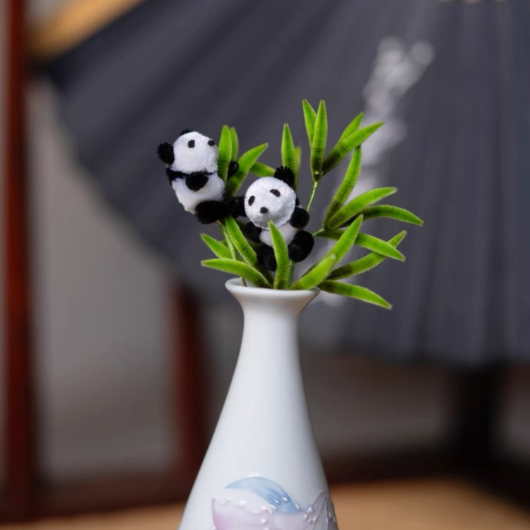 非金属羽毛胸针 原创设计毛绒大熊猫中国非遗绒花熊猫胸针